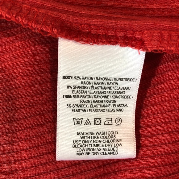 AKEMI + KIN Coral Red  Fitted Top - Picture 4 of 4